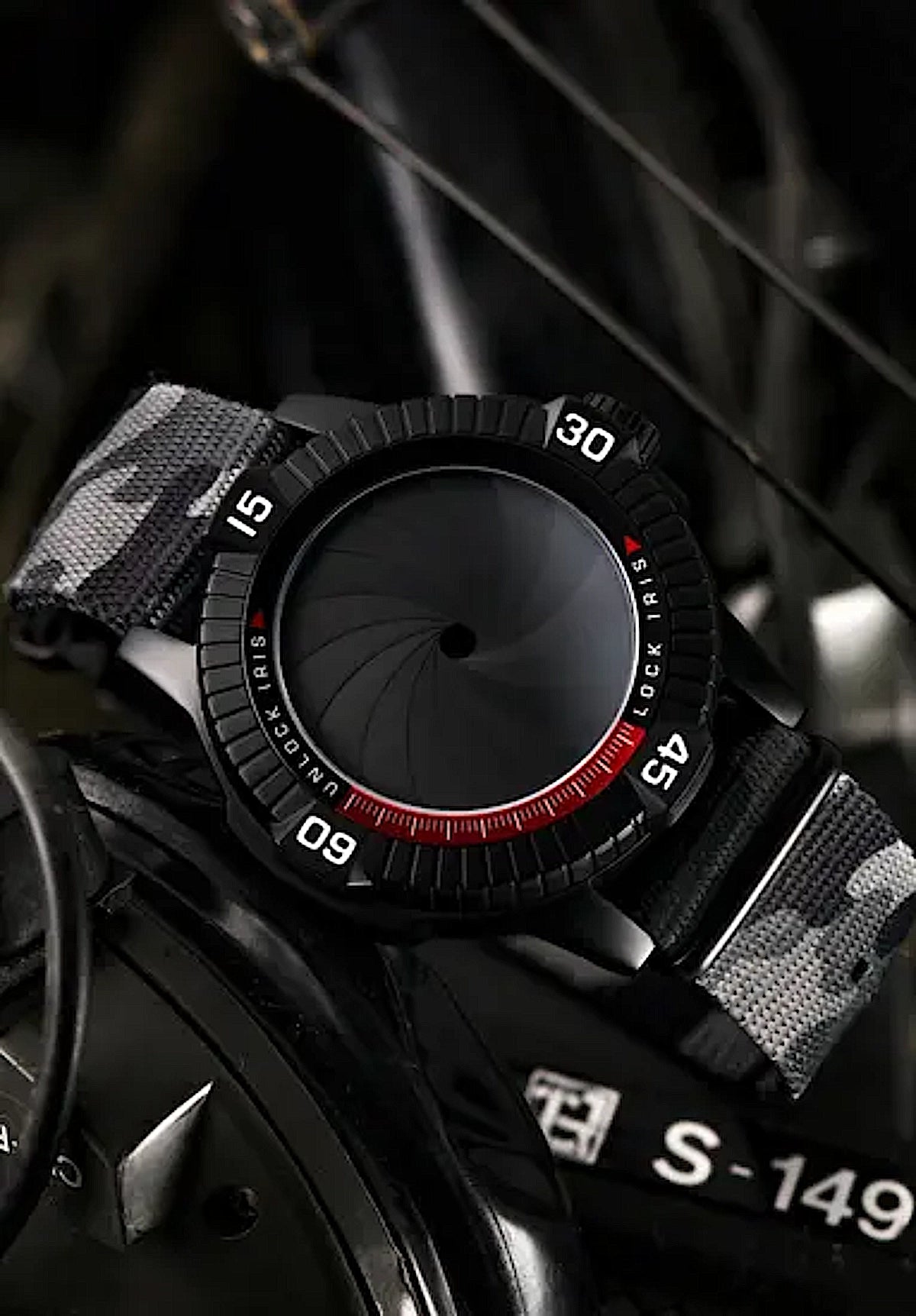 Traser P99 Iris Tactical 111460 Herren Uhr • trigalight • Saphirglas