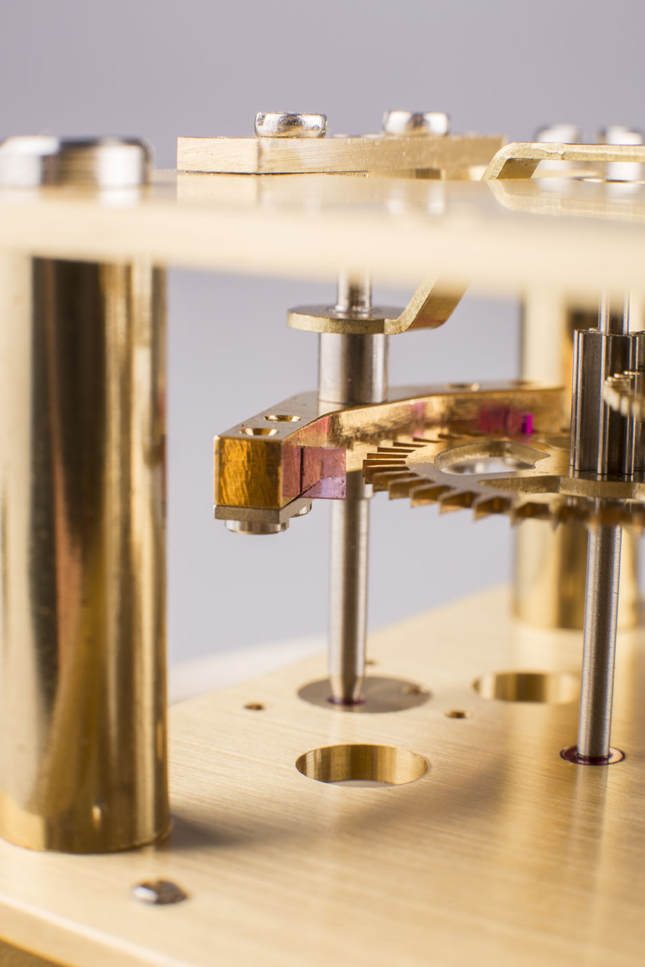 Hermle Wanduhr 86x23x13 cm Holz • Monatswerk • Exklusives Design