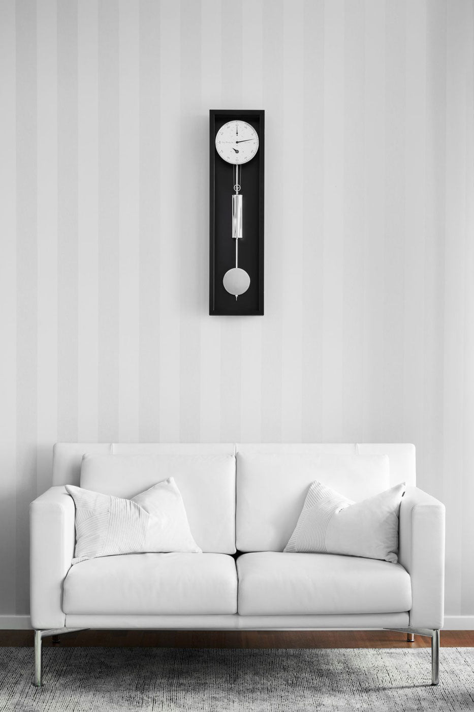 Hermle Wanduhr 86x23x13 cm Holz • Modernes Design • Präzisionsuhrwerk