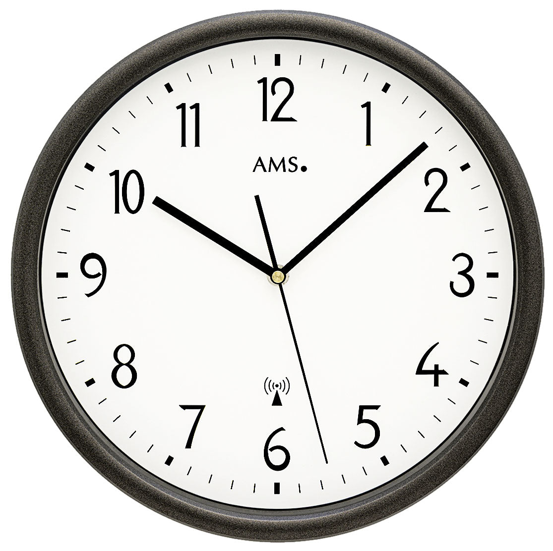 AMS Wanduhr • Traditionelle Handwerkskunst • Zeitloses Design