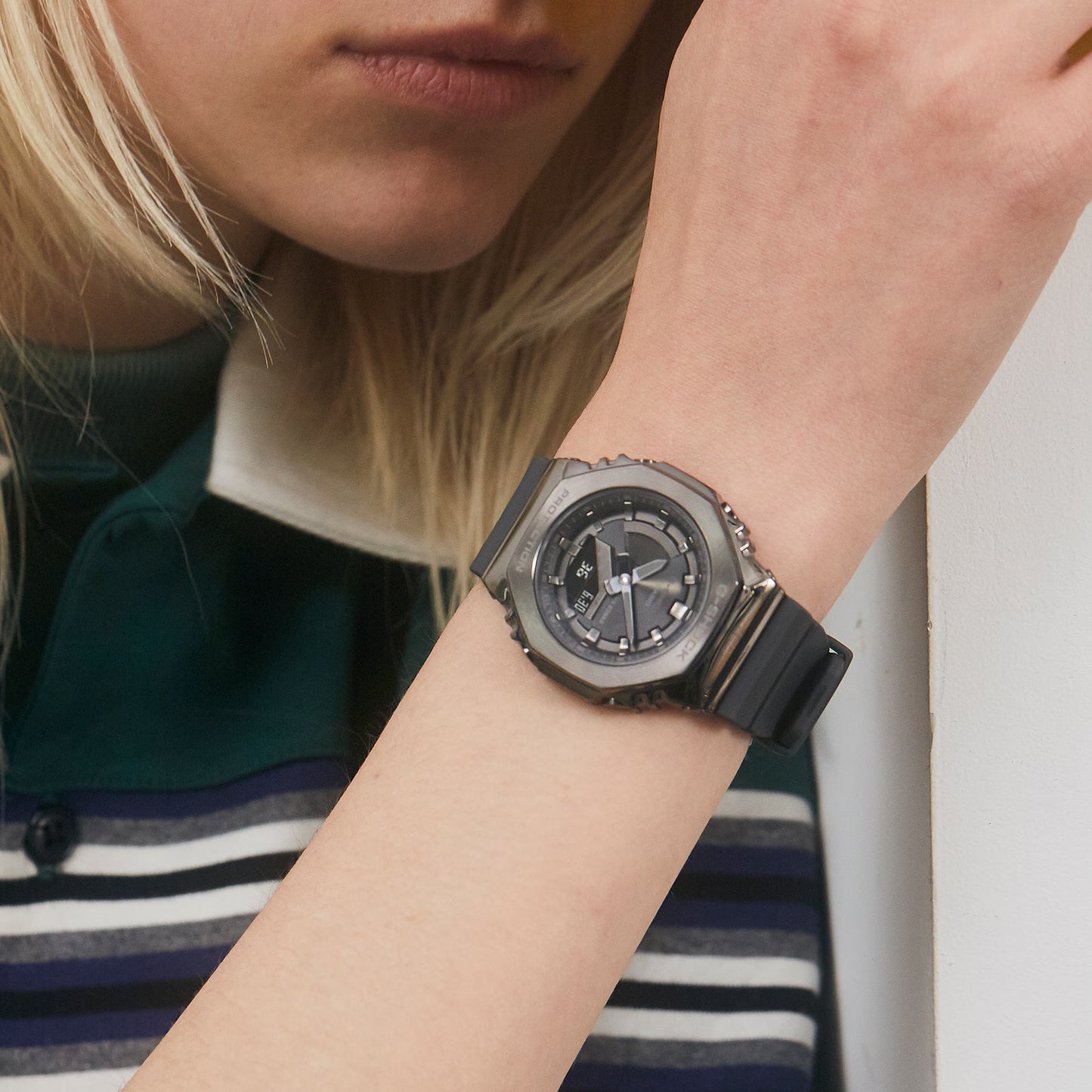 Casio G-Shock GM-S2100B-8AER Damenuhr • Extreme Stoßfestigkeit • 20 Bar Wasserdichtigkeit