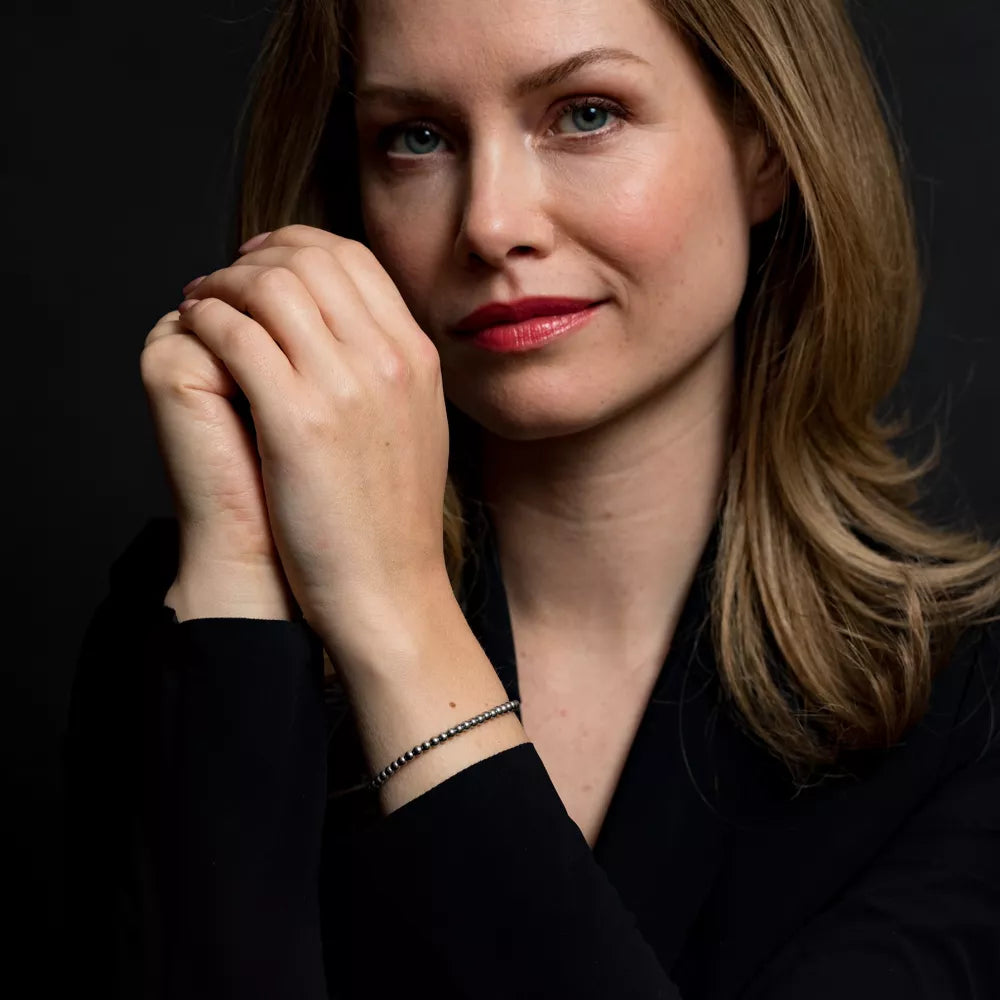 Silberfarbenes Armband aus Edelsteinen mit Edelstahlverschluss - Rebel&Rose Modell: RR-30002-S-M