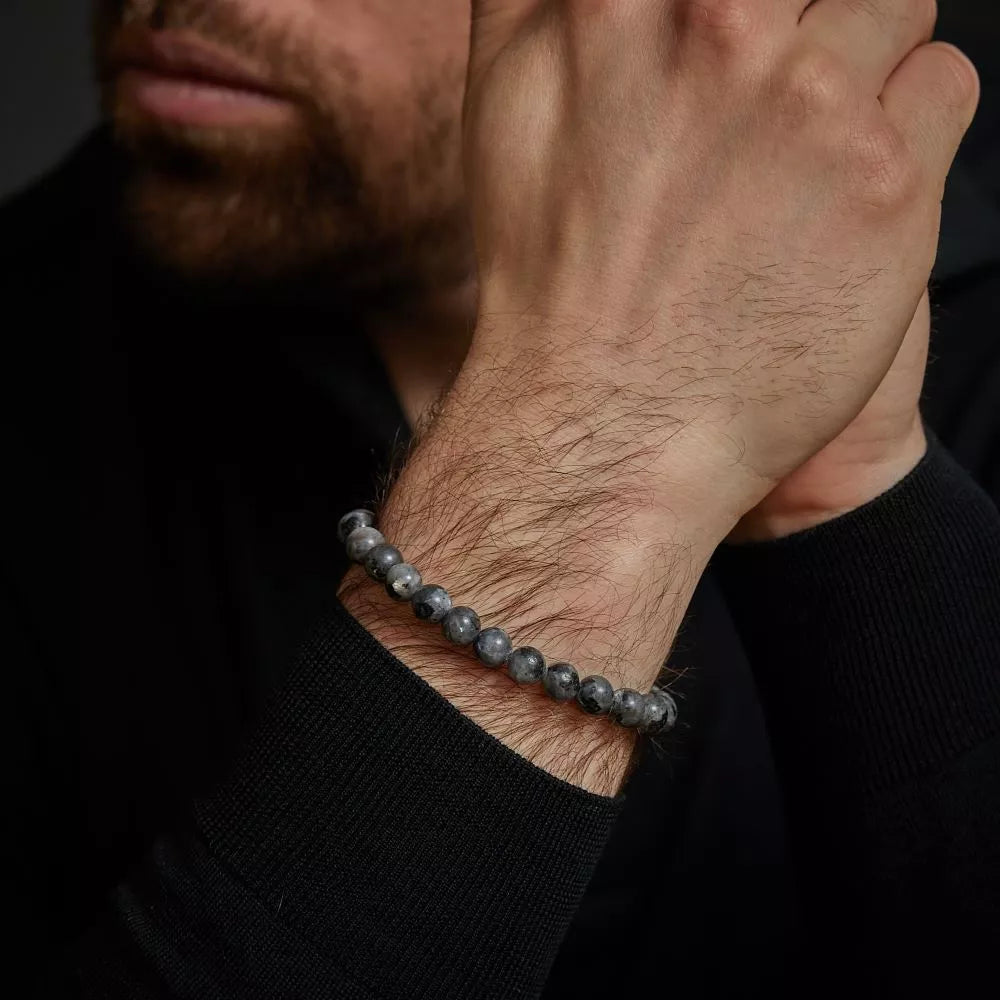 Armband aus 8mm großen schwarzen Larvikit-Edelsteinen mit schwarzem Stahlverschluss - Rebel&Rose Modell: RR-80097-V-L