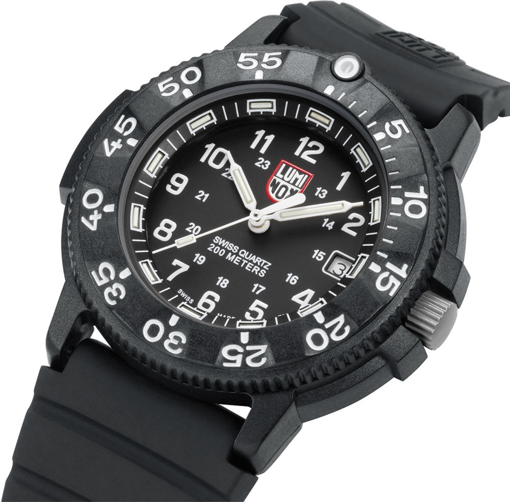 Luminox Original Navy SEAL XS.3001.F Herren Uhr • Swiss Quarz Uhrwerk • Robustes CARBONOX™ Gehäuse