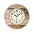 Runde Wanduhr mit braunem Holzrahmen und weißem Zifferblatt, schwarze Zeiger.