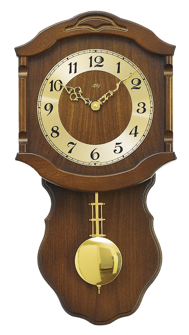Nussbaumfarbene Wanduhr mit offenem Ziffernblatt und goldfarbenem Pendel