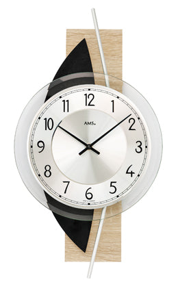 Wanduhr mit rundem Zifferblatt, schwarzen Zeigern und Holz- sowie dunklem Trägerband