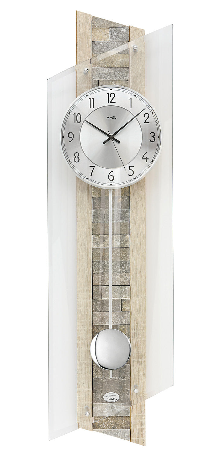 Wanduhr mit rundem Zifferblatt in Weiß und sichtbarem Pendel, Sonoma-Optik, Mineralglas.