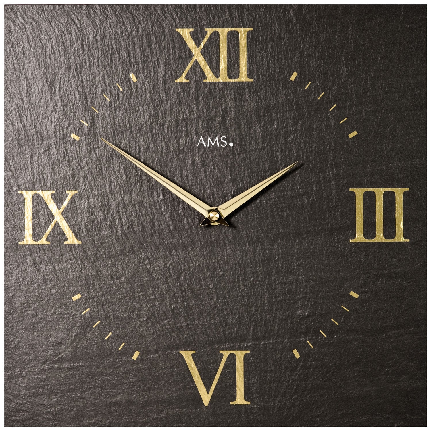 Wanduhr mit Schiefer-Gehäuse, goldenen römischen Ziffern und Zeigern