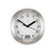 Runde Quarz-Wanduhr mit silbernem Rahmen, weißem Zifferblatt, schwarzen Zeigern und Datumsanzeige