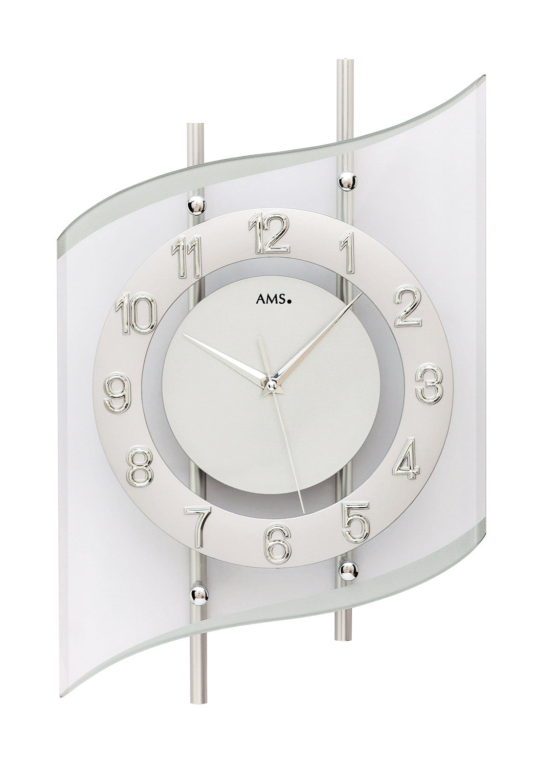 Silberne Wanduhr mit rundem Ziffernring und Mineralglas, Metallgehäuse, weißem Zifferblatt