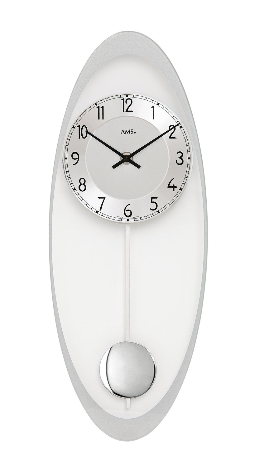AMS Wanduhr mit ovalem Gehäuse, silbernem Zifferblatt und Pendelgewicht