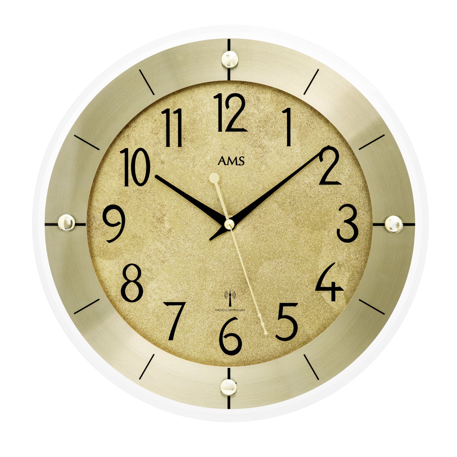 AMS Funk-Wanduhr mit goldfarbenem Zifferblatt, Messingantik-Rahmen und schwarzen Zeigern