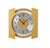 Wanduhr mit rundem Zifferblatt, schwarzem Zeigersatz und hellem Holzrahmen