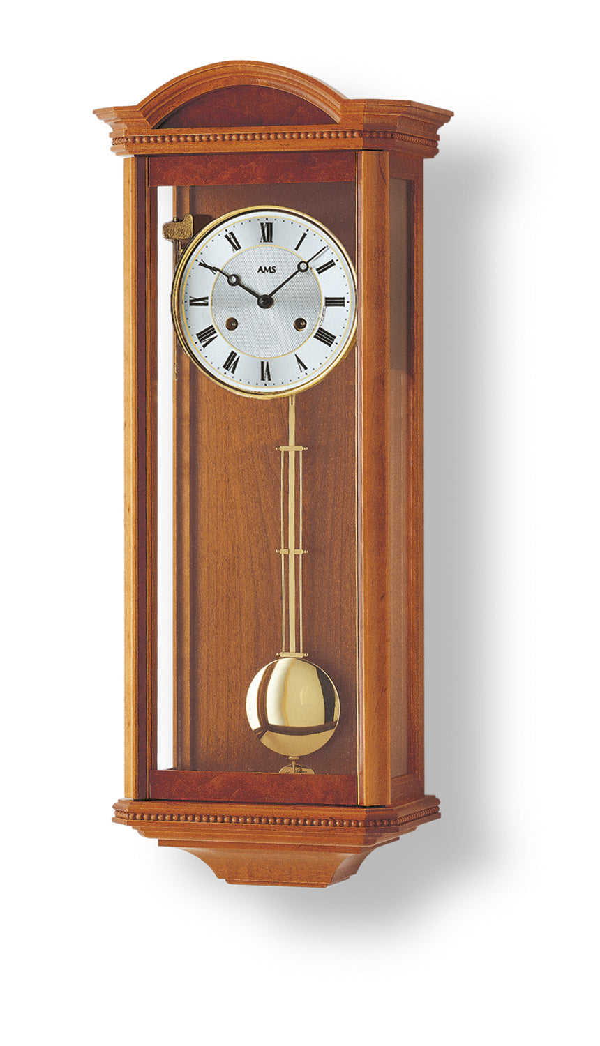 Wanduhr mit massivem Holzgehäuse in Kirschbaumoptik und weißem Zifferblatt