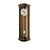 Wanduhr in Nussbaumoptik mit rundem Zifferblatt und sichtbarem Pendel