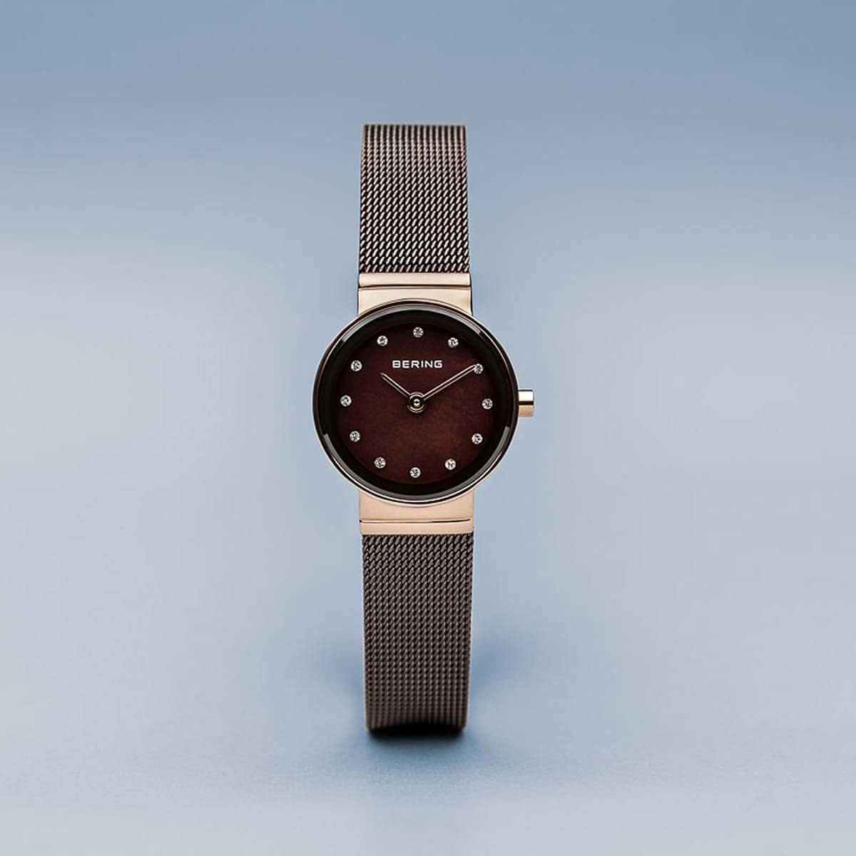 Bering Classic 10122-265 Damenuhr • Kratzfestes Saphirglas • Feines Milanaise-Armband