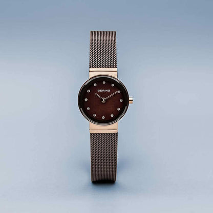 Bering Classic 10122-265 Damenuhr • Kratzfestes Saphirglas • Feines Milanaise-Armband
