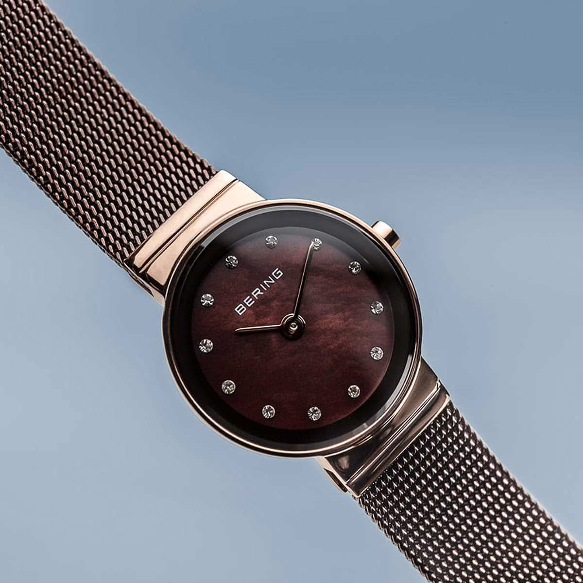 Bering Classic 10122-265 Damenuhr • Kratzfestes Saphirglas • Feines Milanaise-Armband