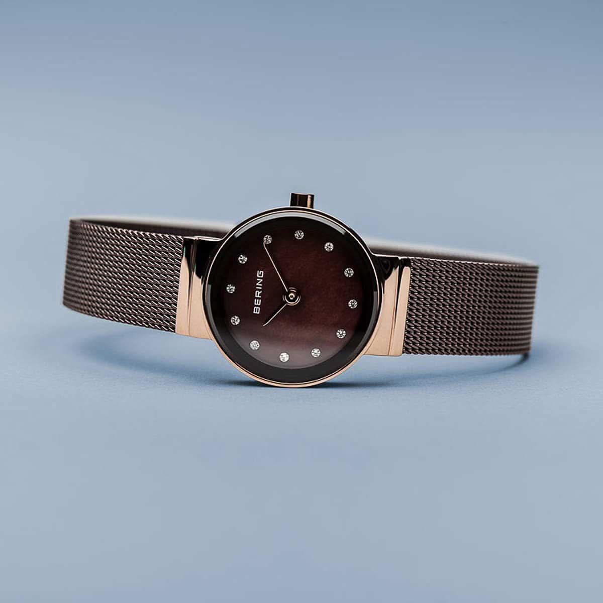 Bering Classic 10122-265 Damenuhr • Kratzfestes Saphirglas • Feines Milanaise-Armband