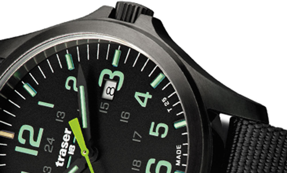 Traser P67 Officer Pro 107426 Uhr • Swiss Made Quarz • trigalight Technologie