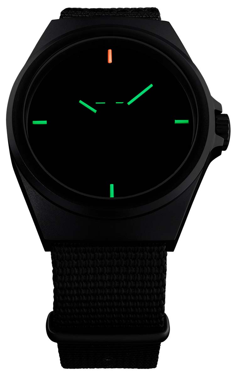 Traser P59 Essential M Black 108218 Herren Uhr • trigalight-Technologie • Saphirglas