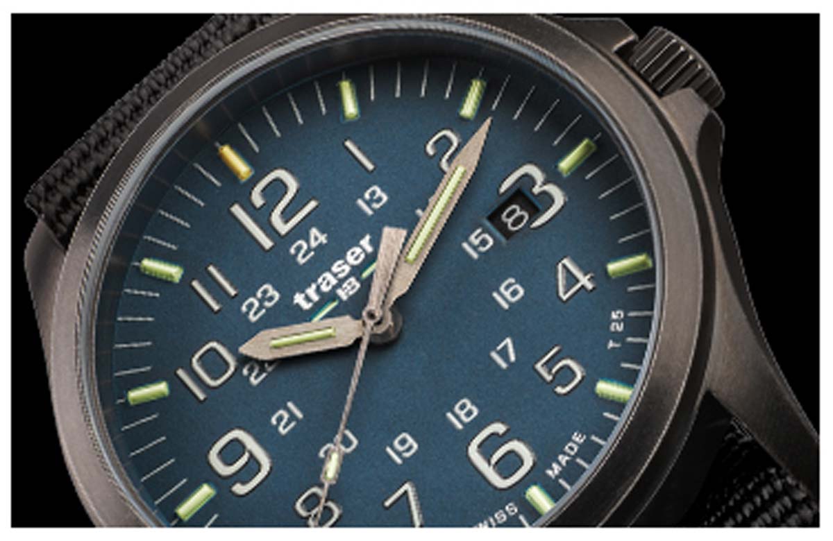 Traser P67 Officer Pro 108632 Herren Uhr • Trigalight-Technologie • Swiss Made Quarz