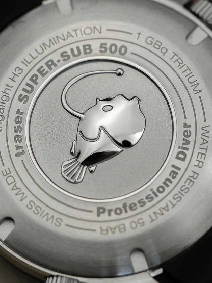 Traser P67 Diver 109377 Men's Watch • trigalight technology • 50 bar water resistant