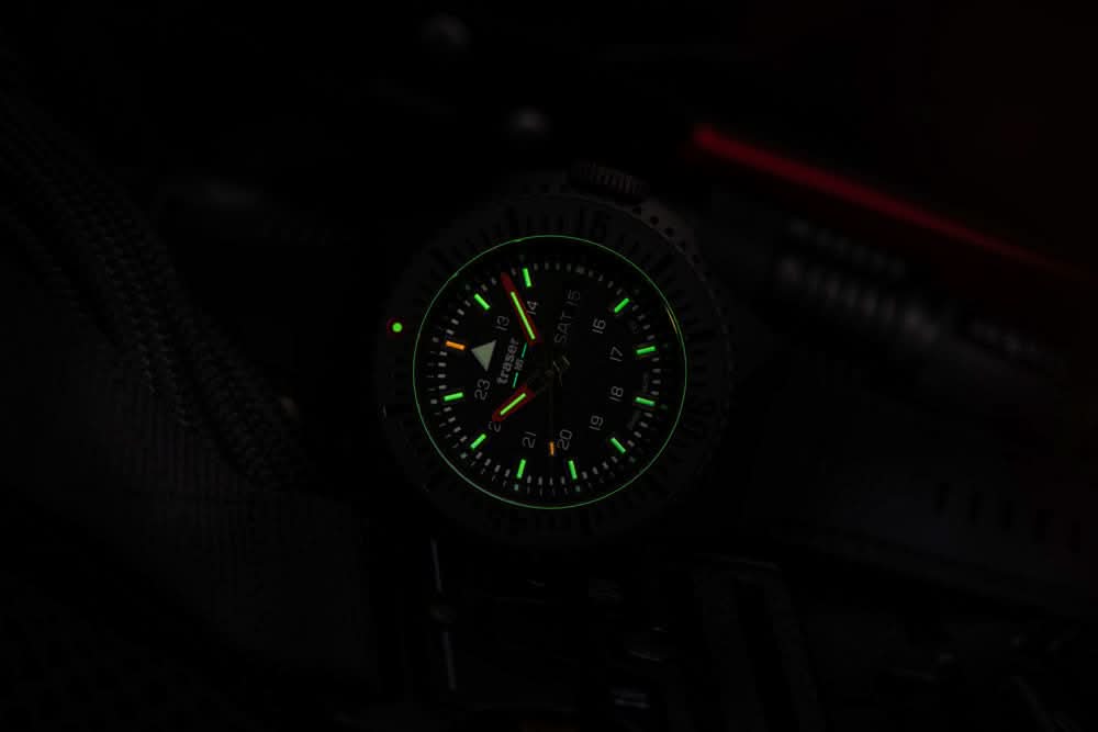 Traser P69 109855 Herrenuhr • Trigalight • Swiss Made