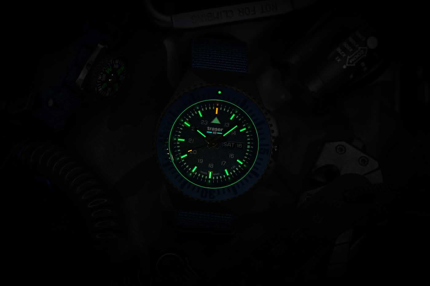 Traser P69 Black Stealth 109856 Herrenuhr • Trigalight H3 • Swiss Made