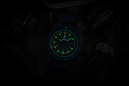 Traser P69 Black Stealth 109856 Herrenuhr • Trigalight H3 • Swiss Made