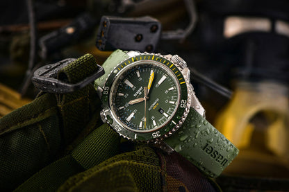 Traser P67 Diver Automatic 110327 Herrenuhr • trigalight