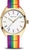 Runde Herrenuhr mit weißem Zifferblatt, goldfarbenem Gehäuse und Regenbogen-Stoffband