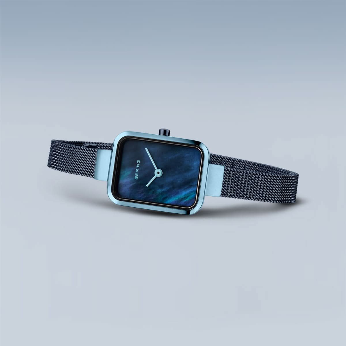 Bering Petite Square 14520-398 Damenuhr • Kratzfestes Saphirglas • Blaues Milanaise-Armband