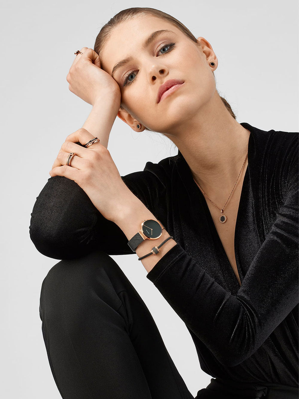 Bering Classic 14531-166 Damenuhr • Kratzfestes Saphirglas • Milanaise-Armband