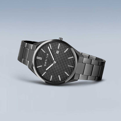 Bering Ultra Slim 17240-777 Herrenuhr • Kratzfestes Saphirglas • Ultraflaches Design