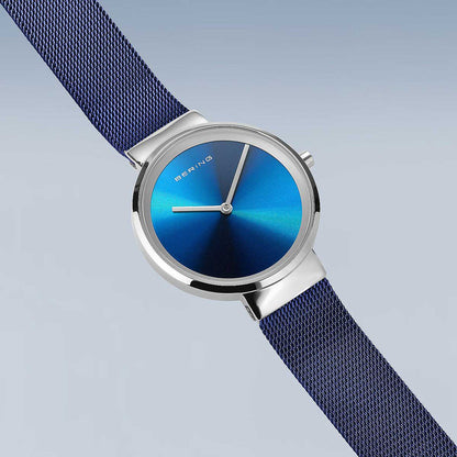 Bering Classic Aurora 19031-307 Damenuhr • Saphirglas • Milanaise-Armband