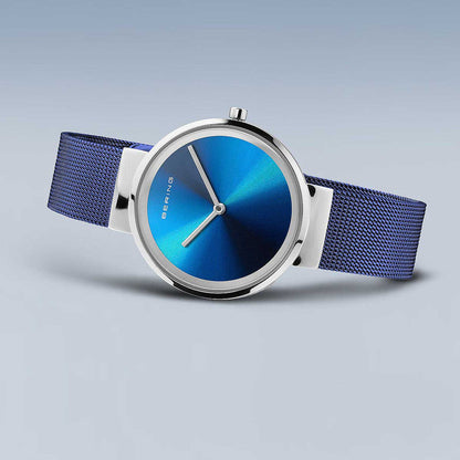 Bering Classic Aurora 19031-307 Damenuhr • Saphirglas • Milanaise-Armband
