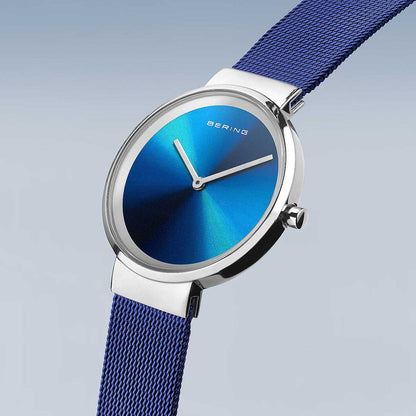 Bering Classic Aurora 19031-307 Damenuhr • Saphirglas • Milanaise-Armband