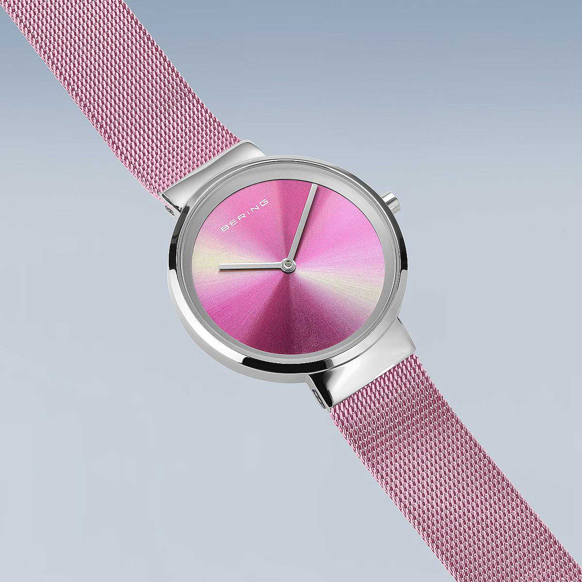 Bering Classic 19031-999 Damenuhr • Kratzfestes Saphirglas • Feines Milanaise-Armband