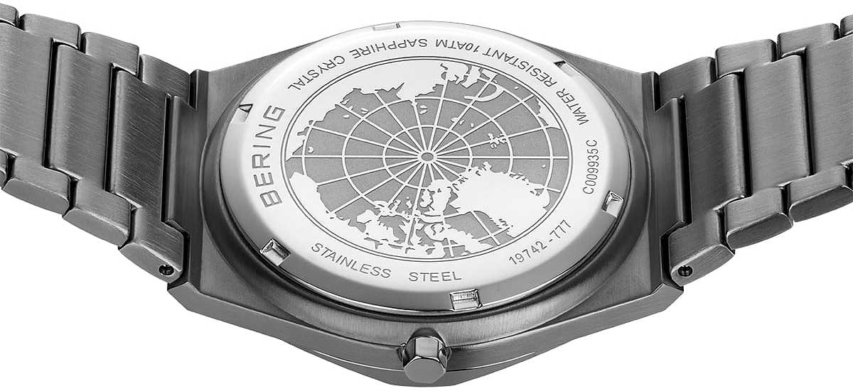 Bering Titanium 19742-777 Herrenuhr • Kratzfestes Saphirglas • Leichtes Titan