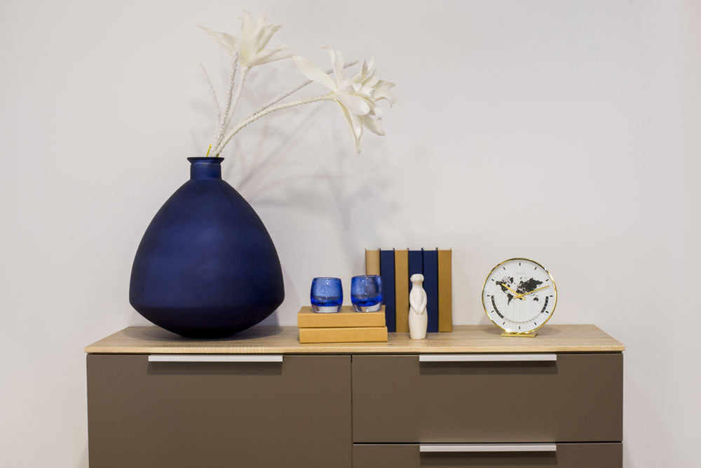 Hermle Tischuhr 19x18x6,5 cm Messing • Präzises Quarzuhrwerk • Weltzeitanzeige