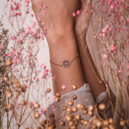 Aphonia Armband mit Schneeflocken Anhänger - Holzkern Modell: Jewelry