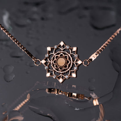 Aphonia Armband mit Schneeflocken Anhänger - Holzkern Modell: Jewelry