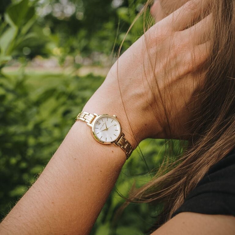 Holzkern Hanwi Damen Armbanduhr • Perlmutt-Zifferblatt • Edelstahl Gold