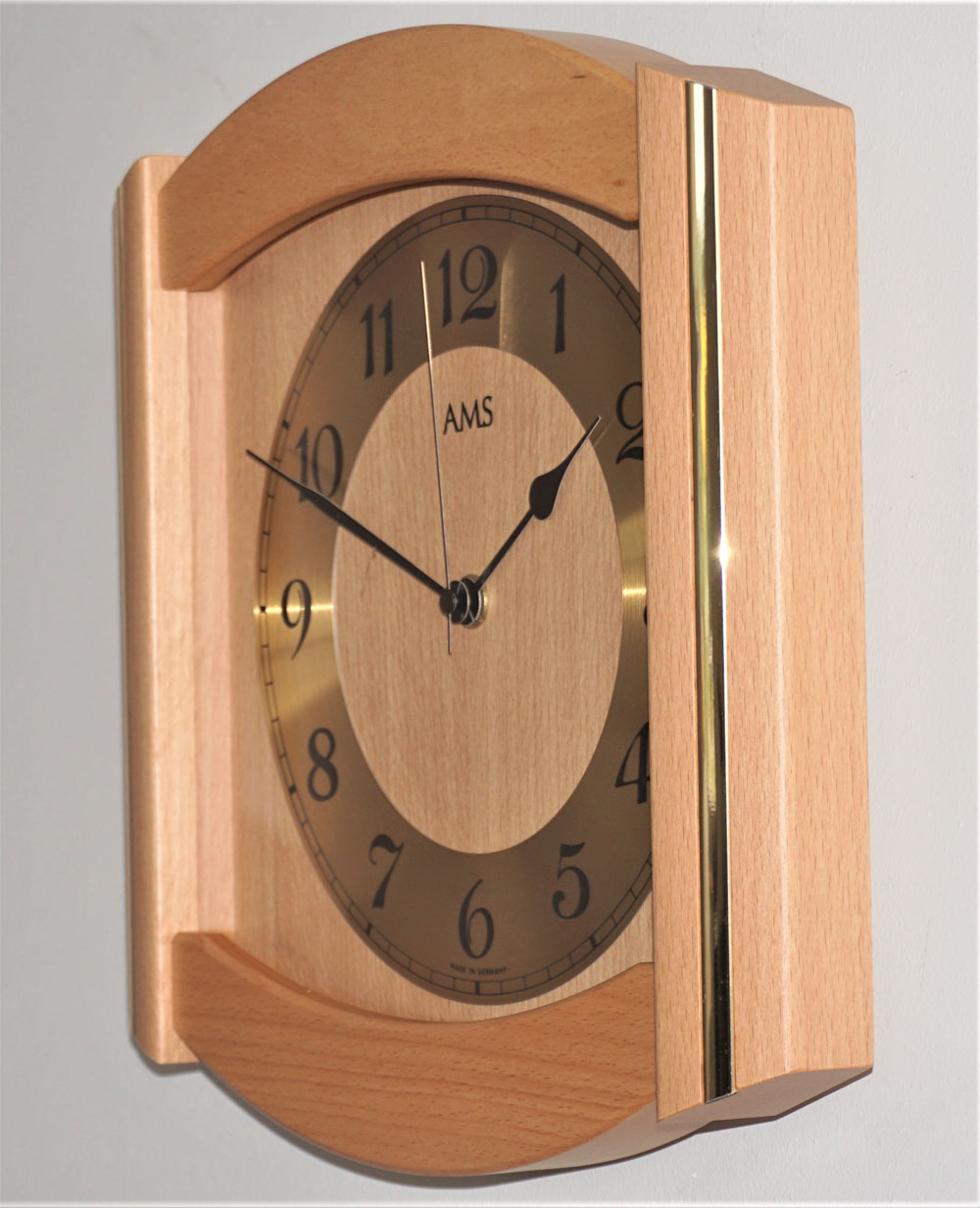 AMS Wanduhr 27x27x5 cm Holz • Geräuschlos • Funkgesteuert