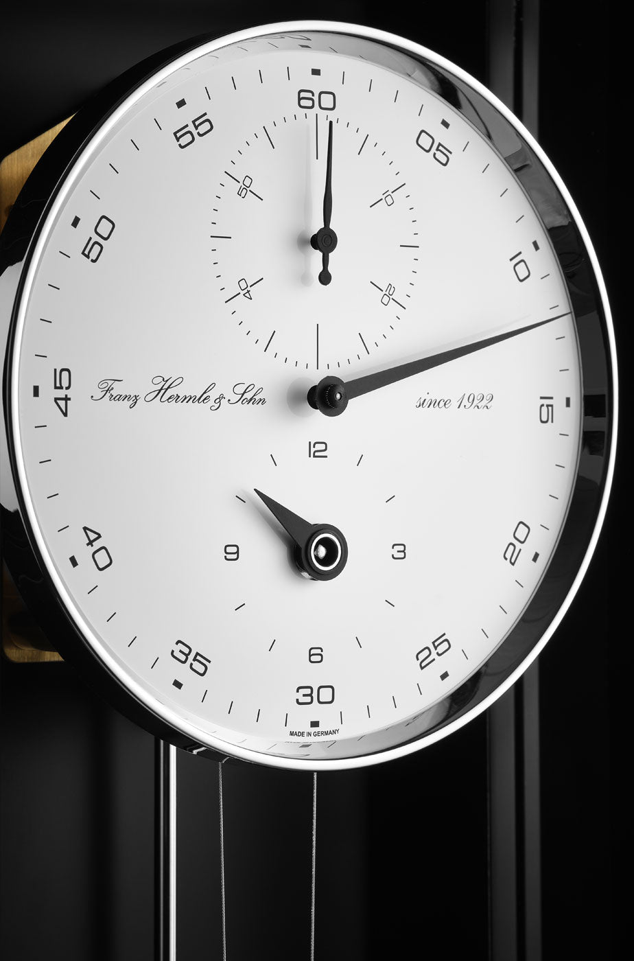 Hermle Wanduhr 86x23x13 cm Holz • Modernes Design • Präzisionsuhrwerk