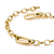 Vergoldetes Gliederarmband mit Karabinerverschluss und zwei glänzenden Charm-Anhängern
