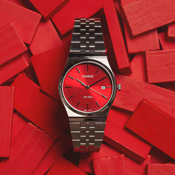 Casio Timeless Collection MTP-B145D-4A2VEF Uhr • Rotes Sunray-Zifferblatt • Edelstahl-Design