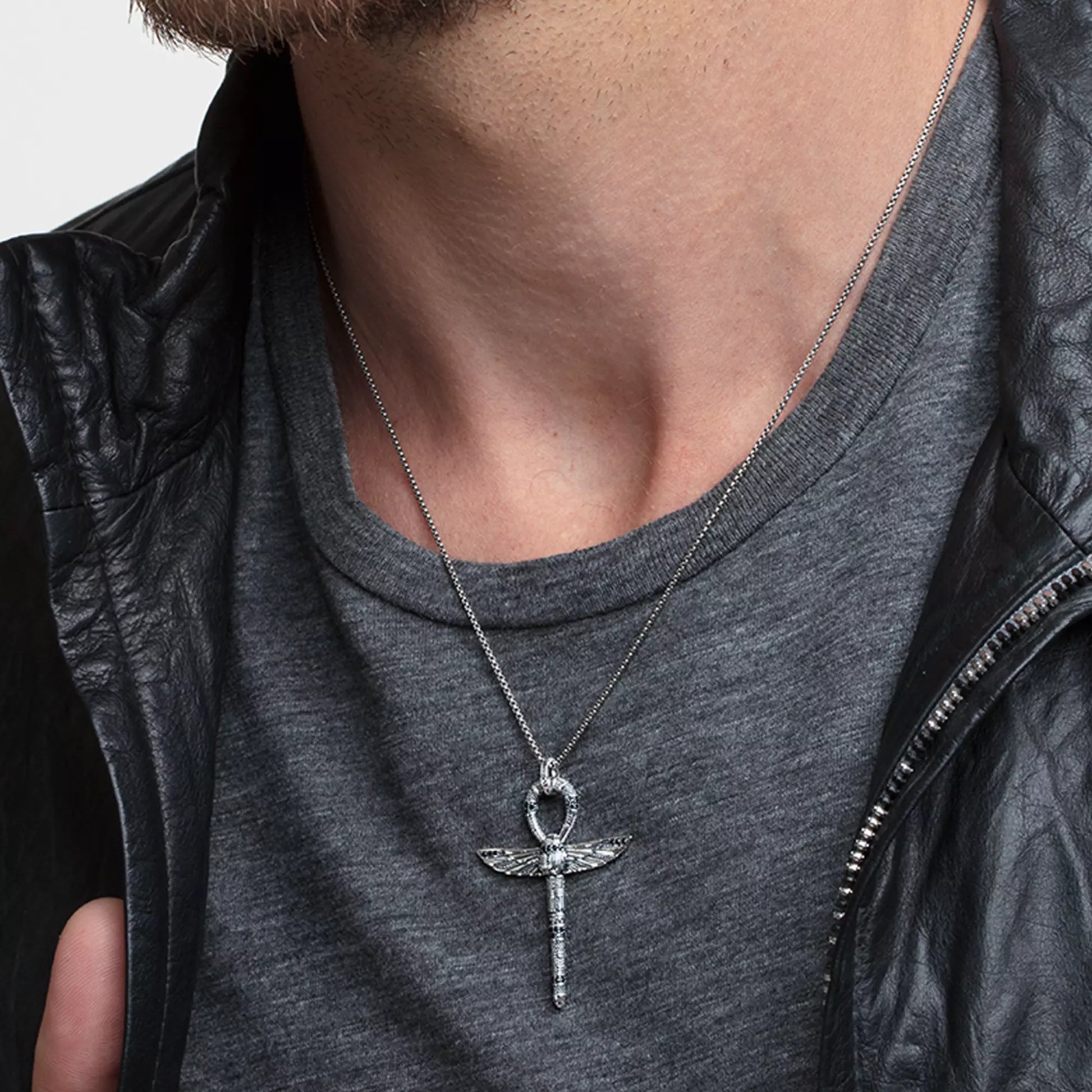https://www.thomassabo.com/dw/image/v2/AAQY_PRD/on/demandware.static/-/Sites-ts-master-catalog/default/dw1fe39544/product/P/PE/PE778/PE778-643-11_mm1.webp?sfrm=png&bgcolor=F9F7F5